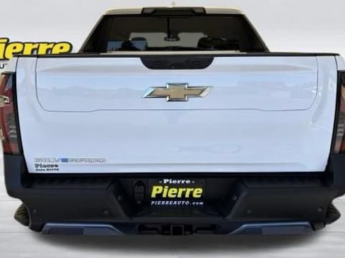 Used 2025 Chevrolet Silverado EV LT AWD/4WD image 3
