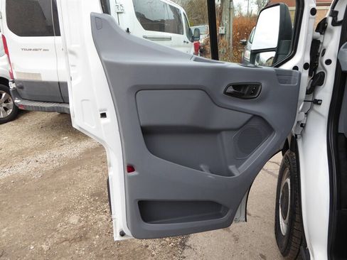 Used 2015 Ford Transit 350 XL image 17