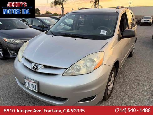 Used 2009 Toyota Sienna CE FWD image 1