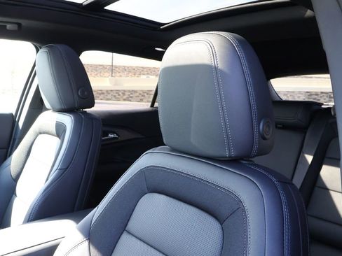 New 2026 Chevrolet Equinox EV LT image 15