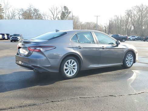 Used 2023 Toyota Camry LE image 3