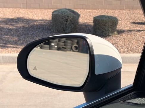 Used 2024 Mercedes-Benz GLC 300 image 5