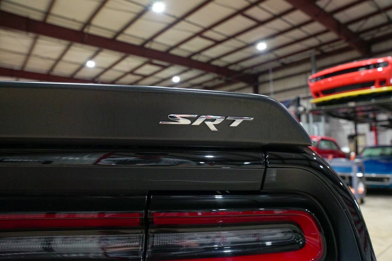 Used 2016 Dodge Challenger SRT Hellcat RWD image 24