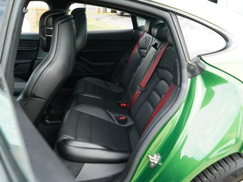 Used 2022 Porsche Taycan RWD image 9