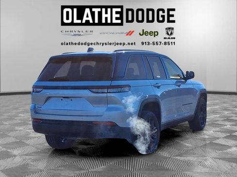 New 2025 Jeep Grand Cherokee Limited image 28