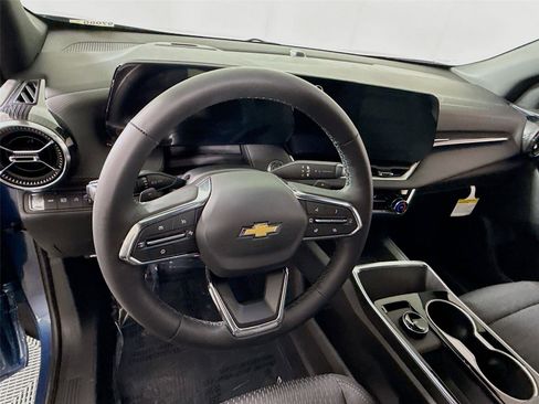New 2026 Chevrolet Equinox LT AWD/4WD image 5