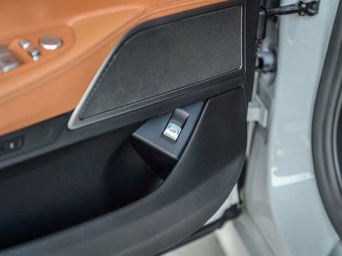 Used 2020 BMW 740i xDrive w/ M Sport Package image 54