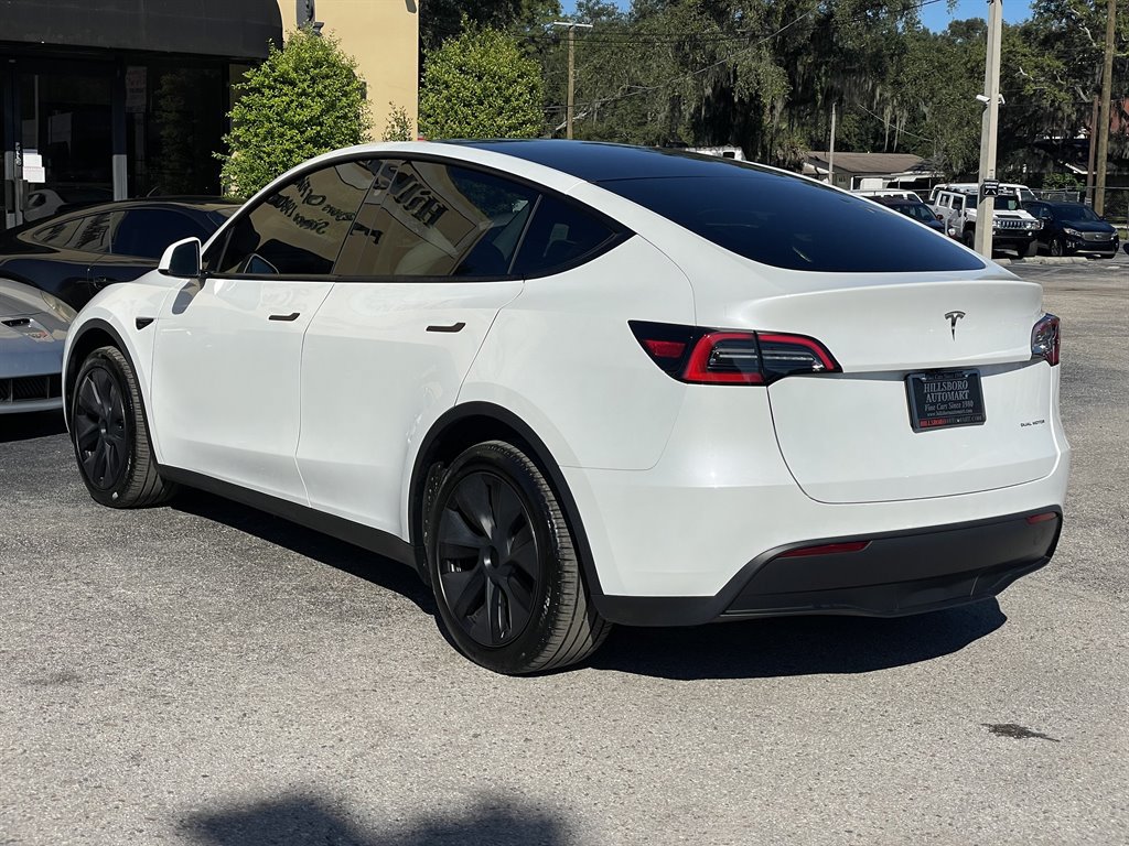 Used 2024 Tesla Model Y Long Range AWD/4WD image 21
