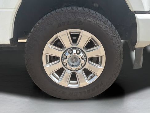 Used 2020 Ford F250 Platinum w/ FX4 Off-Road Package AWD/4WD image 9