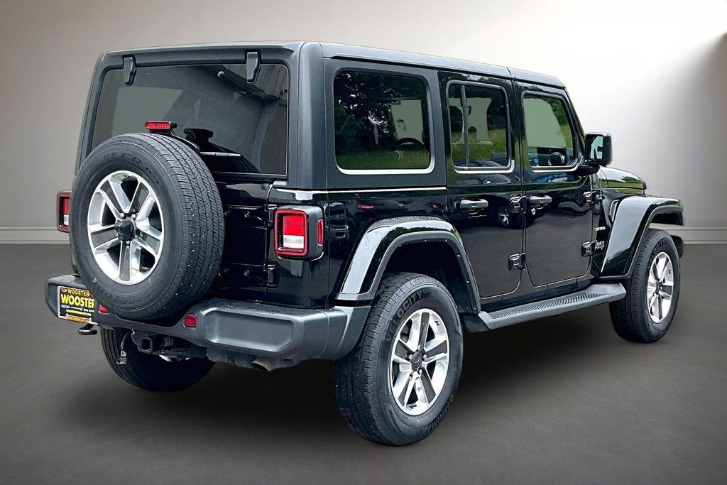 Used 2023 Jeep Wrangler Unlimited Sahara AWD/4WD image 5