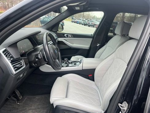 Used 2023 BMW X5 xDrive40i w/ M Sport Package image 5