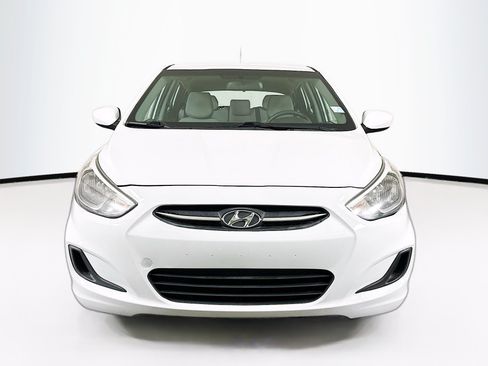 Used 2016 Hyundai Accent SE FWD image 2