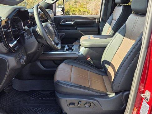 Certified 2025 Chevrolet Silverado 3500 High Country w/ Technology Package image 9