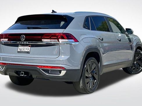 Used 2026 Volkswagen Atlas Cross Sport SE w/ Panoramic Sunroof Package FWD image 10