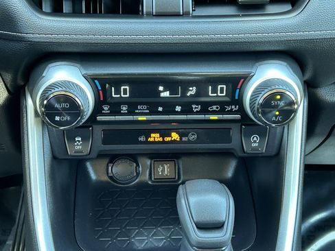 Certified 2025 Toyota RAV4 XLE FWD image 16