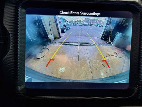 Used 2019 Jeep Wrangler Unlimited Sahara AWD/4WD image 14