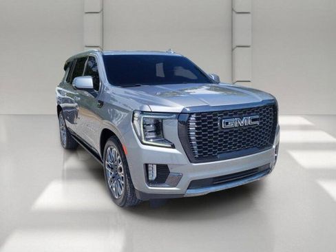 Used 2023 GMC Yukon Denali Ultimate w/ LPO, Floor Liner Package AWD/4WD image 3