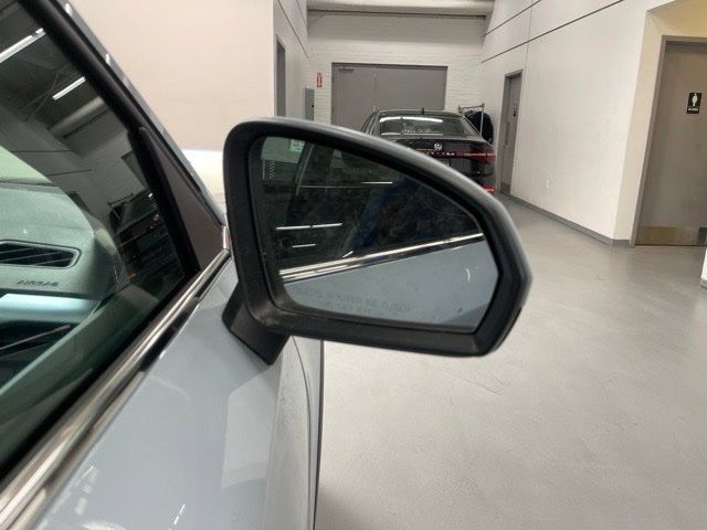 New 2027 Volkswagen Taos SE AWD/4WD image 12