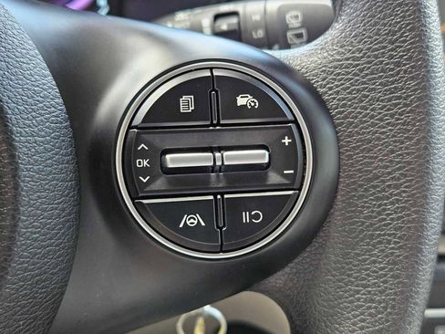 Used 2025 Kia Soul LX FWD image 20