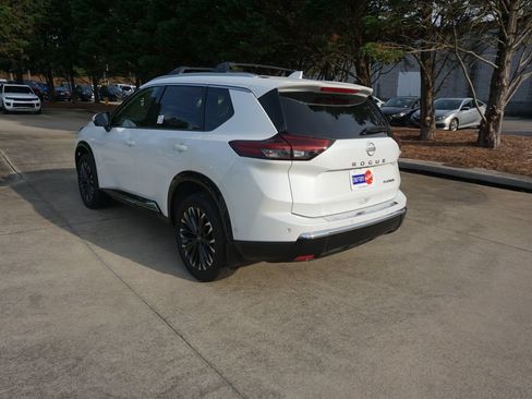Used 2025 Nissan Rogue Platinum FWD image 19