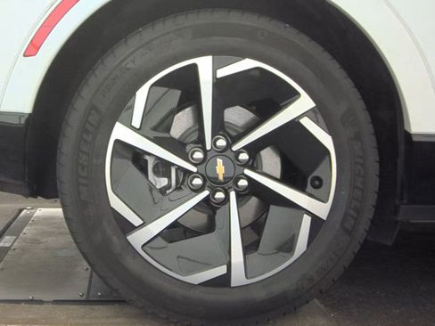 Certified 2025 Chevrolet Equinox EV LT w/ Convenience Package image 12