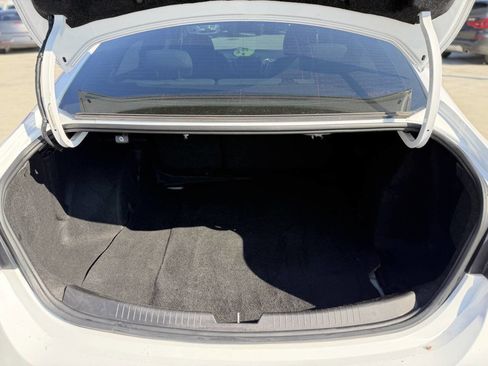 Used 2018 Chevrolet Malibu LT FWD image 19