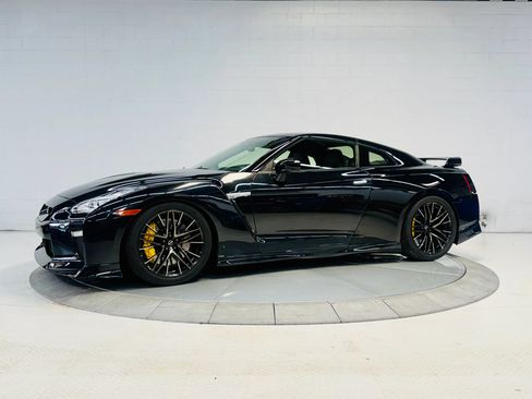 Used 2018 Nissan GT-R Premium AWD/4WD image 33