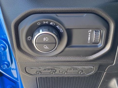 New 2025 Jeep Gladiator Willys image 26