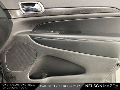 Used 2017 Jeep Grand Cherokee Altitude image 47