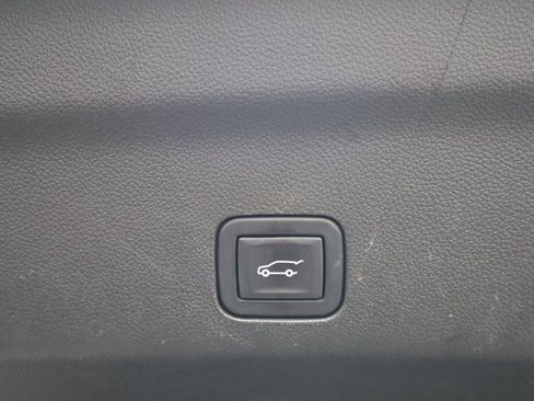 Used 2023 GMC Yukon XL Denali Ultimate image 36