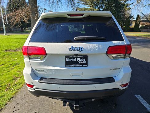 Used 2019 Jeep Grand Cherokee Laredo w/ Security & Convenience Group image 5