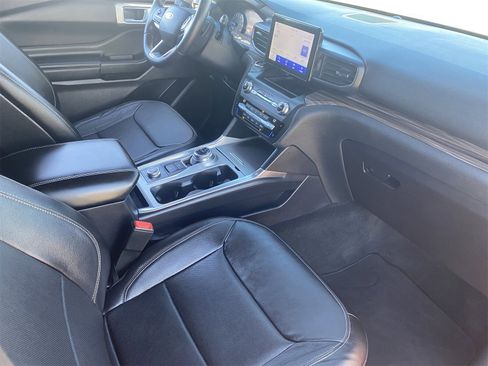 Used 2020 Ford Explorer Limited w/ Class III Trailer Tow Package image 13