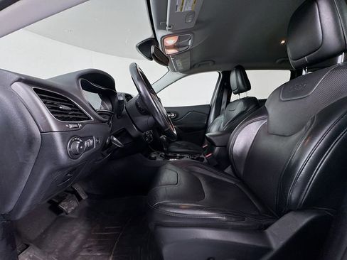 Used 2020 Jeep Cherokee Limited image 25