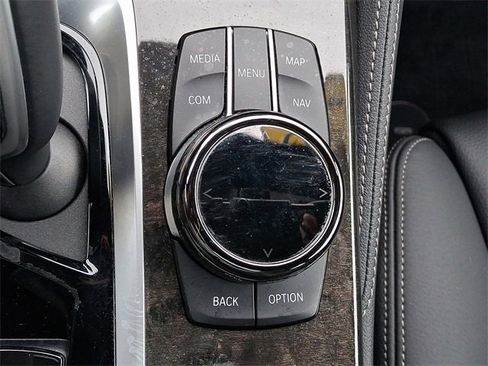 Used 2023 BMW M550i xDrive w/ Executive Package image 16