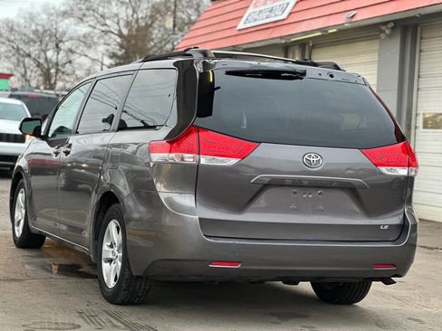 Used 2012 Toyota Sienna LE image 8