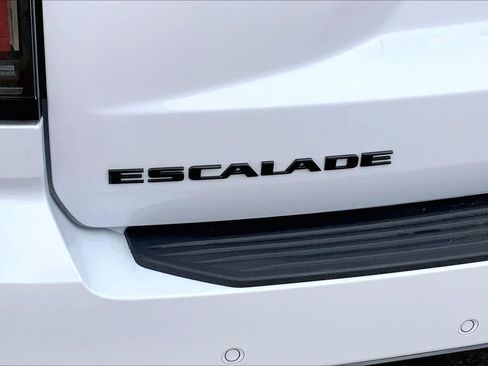 Used 2026 Cadillac Escalade Sport w/ Touring Package AWD/4WD image 10