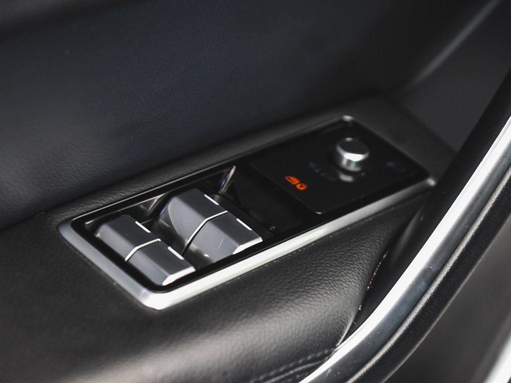 Used 2023 Jaguar F-PACE S AWD/4WD image 10