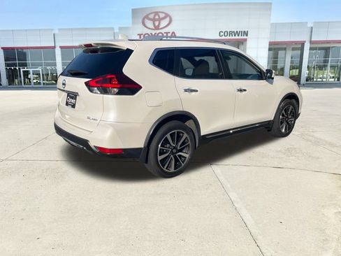 Used 2018 Nissan Rogue SL w/ Premium Package AWD/4WD image 5