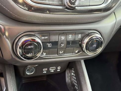 Certified 2023 Chevrolet TrailBlazer LT w/ Convenience Package FWD image 30