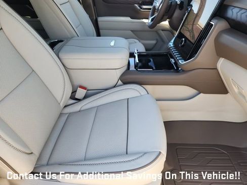 New 2026 GMC Yukon XL Elevation w/ Elevation Premium Package image 10