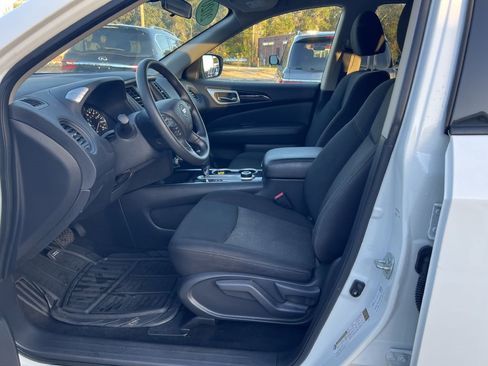 Used 2020 Nissan Pathfinder S image 9