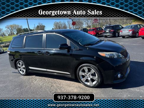 Used 2012 Toyota Sienna SE image 1
