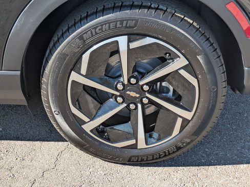 Used 2026 Chevrolet Equinox EV LT w/ LPO, All-Weather Mat Package image 9