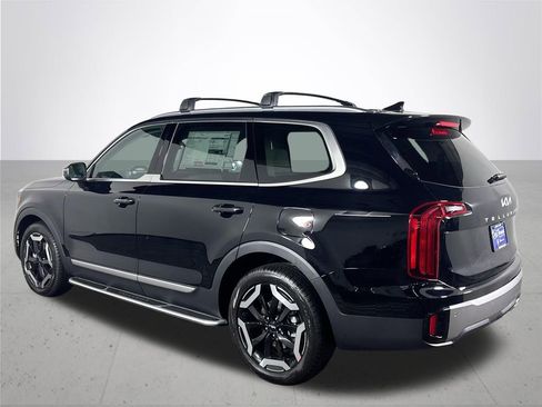 New 2025 Kia Telluride S image 8