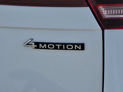 Used 2024 Volkswagen Tiguan SE R-Line AWD/4WD image 34