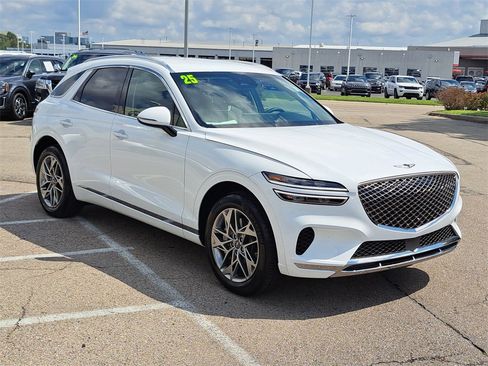 Used 2025 Genesis GV70 2.5T image 7