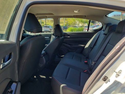 Used 2025 Nissan Altima 2.5 SR w/ SR Premium Package FWD image 8