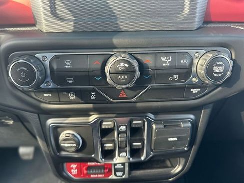 Used 2020 Jeep Gladiator Rubicon AWD/4WD image 19