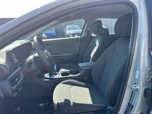 Used 2025 Kia K4 FWD image 36