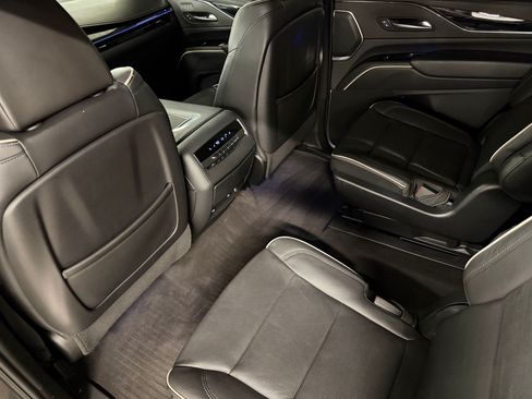 Used 2023 Cadillac Escalade Sport AWD/4WD image 34